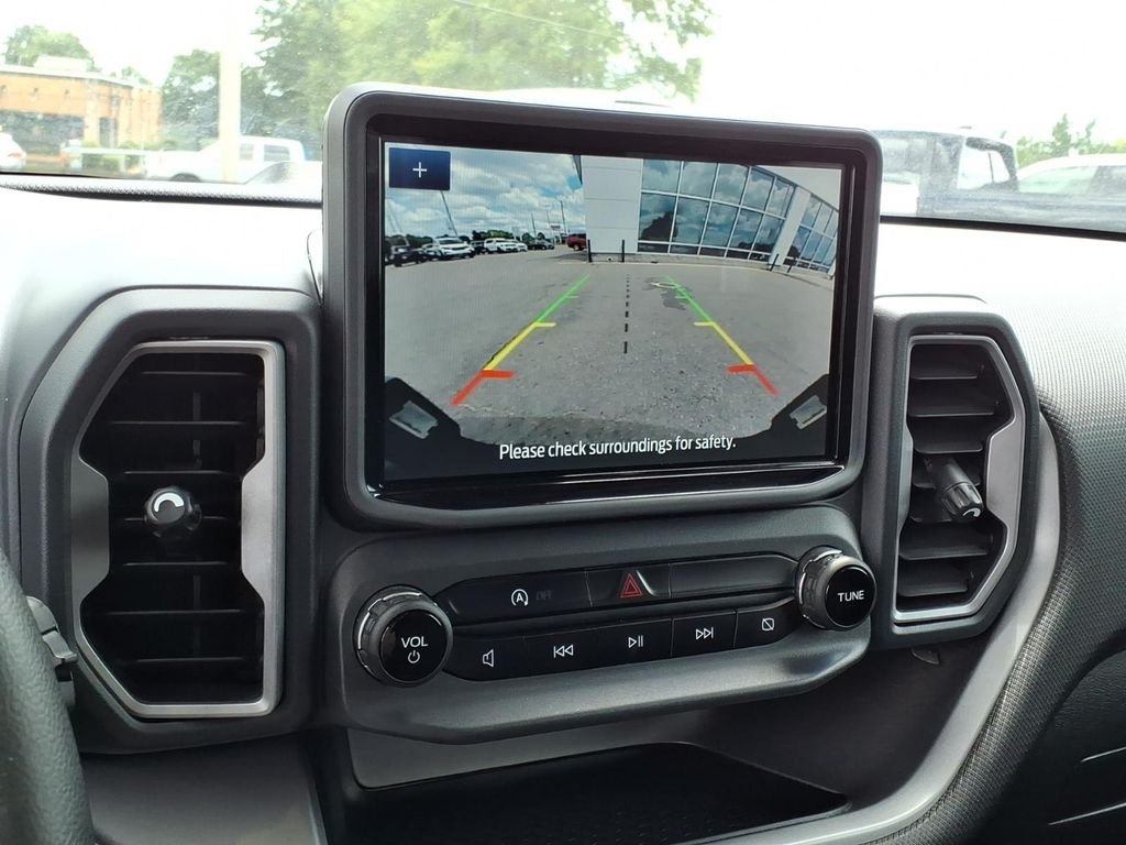Used 2022 Oxford White Ford Base image 9