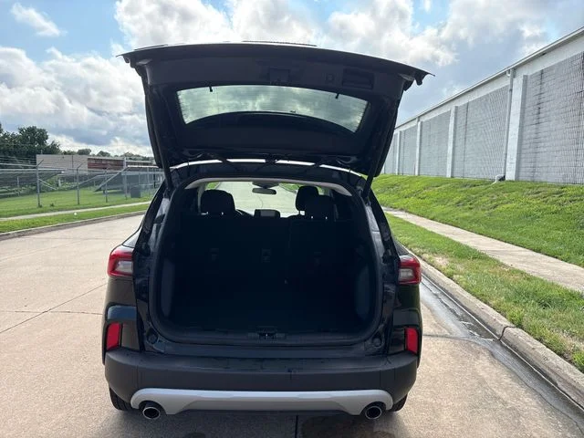 Used 2024 Black Ford Active image 14