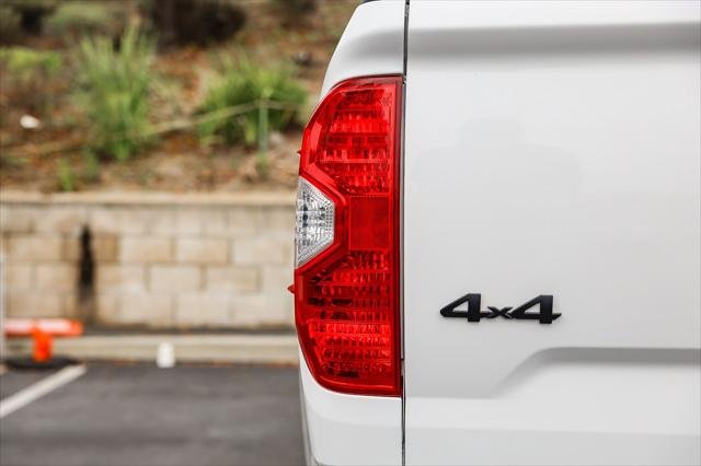 Certified Used 2017 SUPER WHITE Toyota  image 7