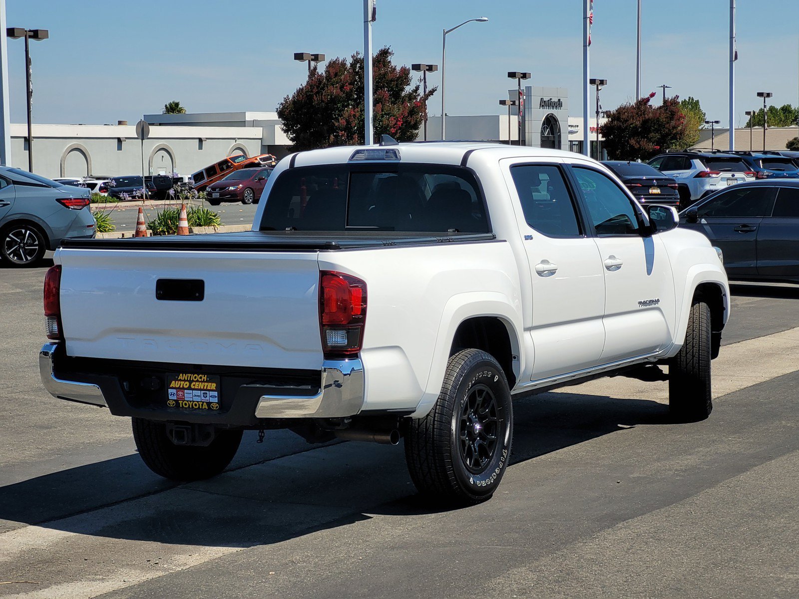 Used 2019 White Toyota  image 4