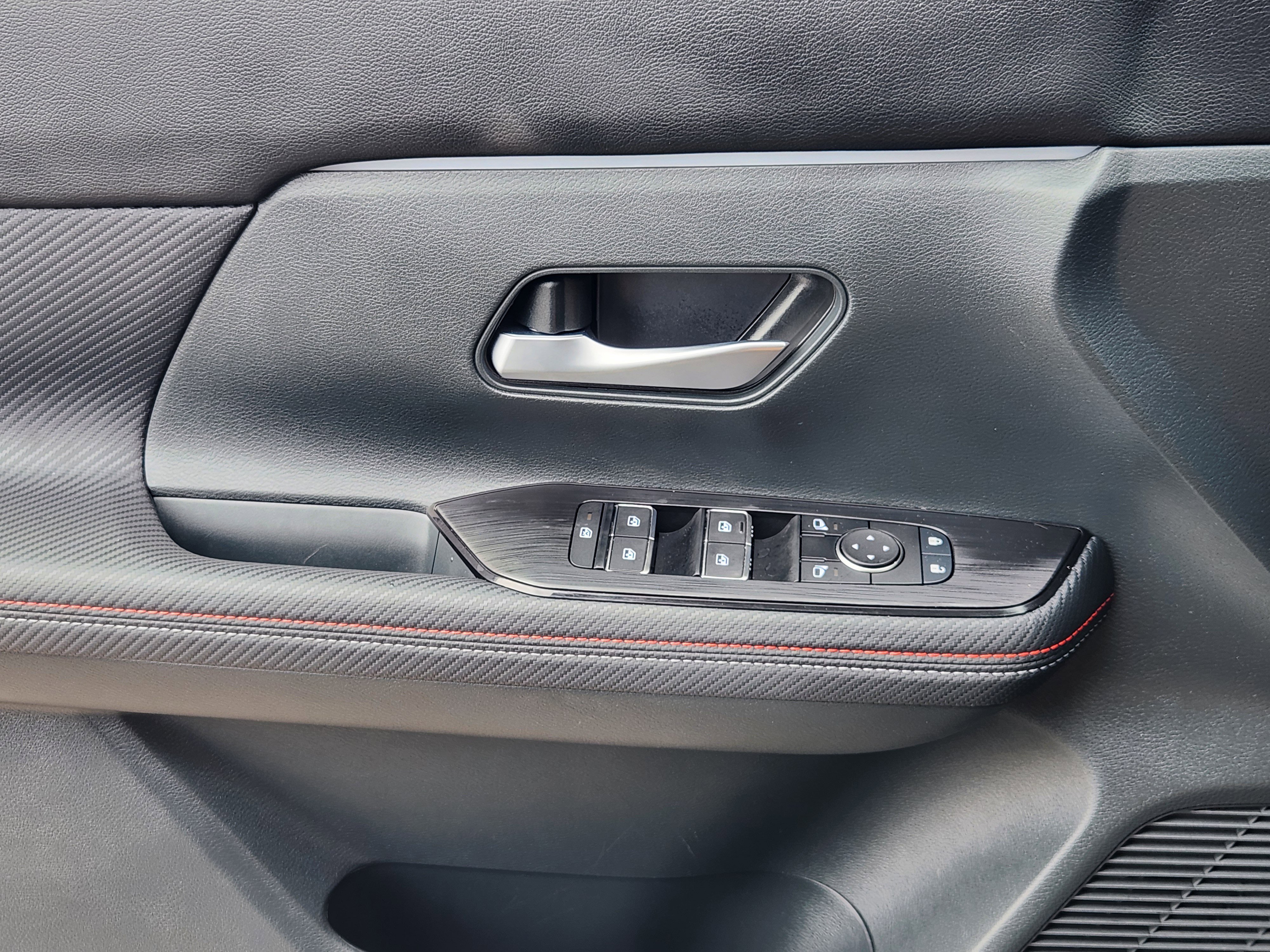 Certified Used 2025  Nissan SR image 23