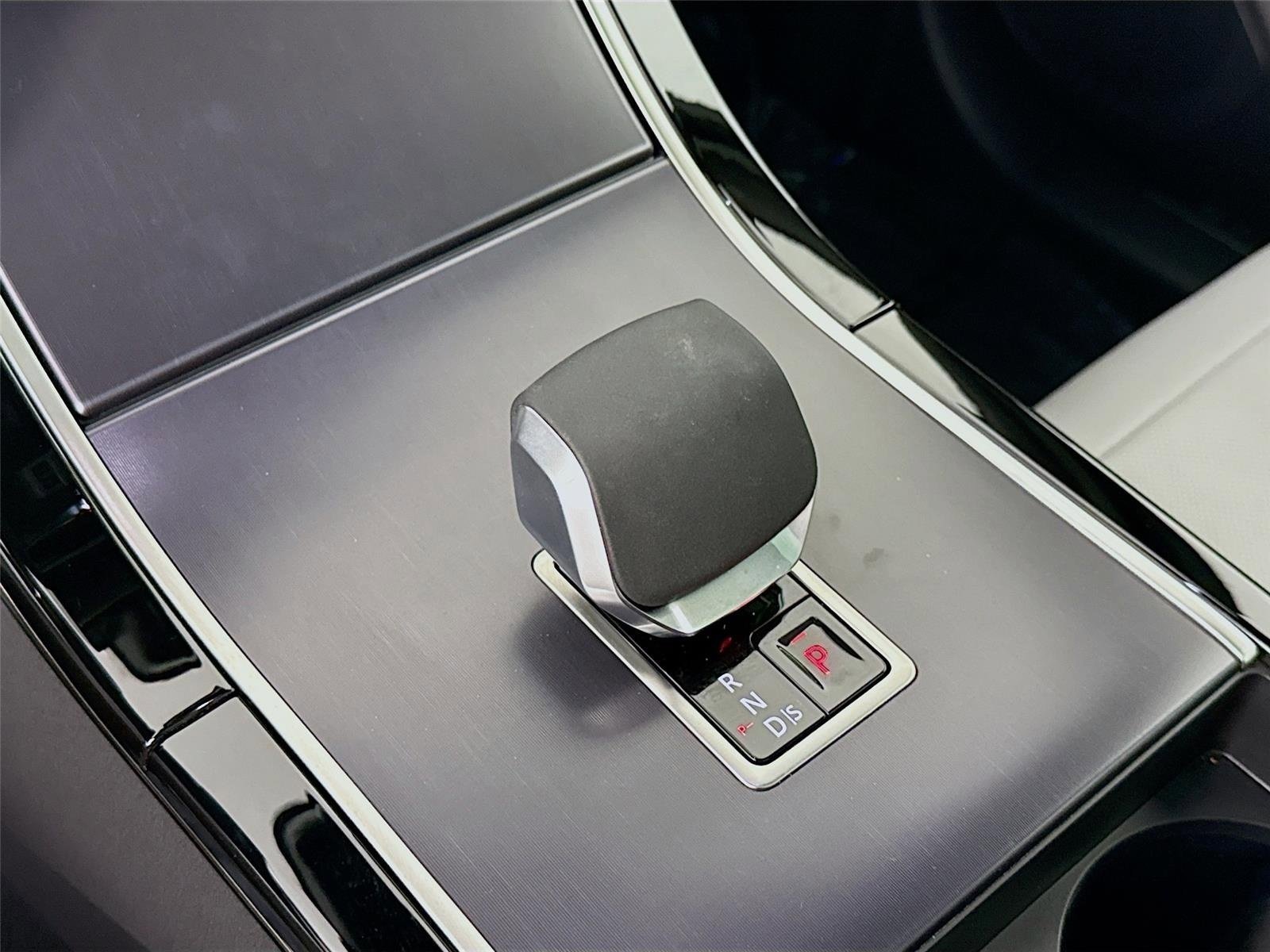 Used 2026 Gray Land Rover Dynamic SE image 19