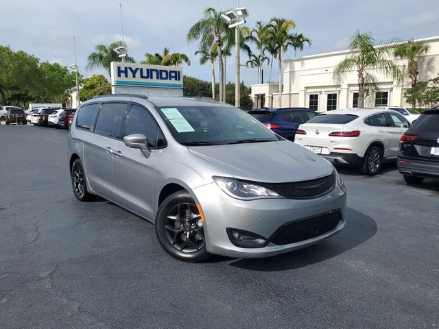 2020 Chrysler Pacifica Touring L Plus's photo