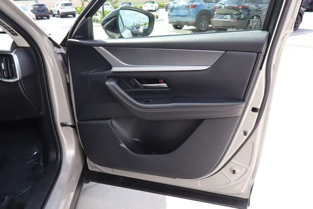 Used 2025 Platinum Mazda 3.3 Turbo Premium image 30