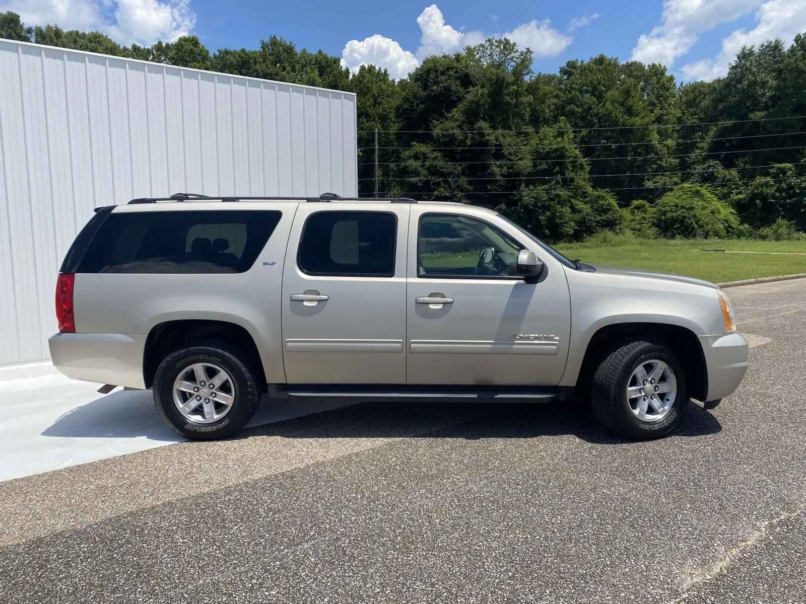 Used 2013 Gold GMC SLT 1500 image 8