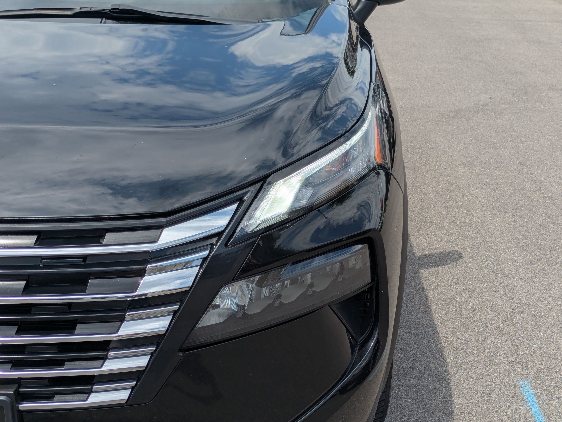 Used 2024 Super Black Nissan SV image 10