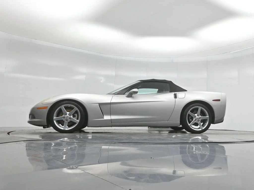 Used 2005 Silver Chevrolet Base image 7