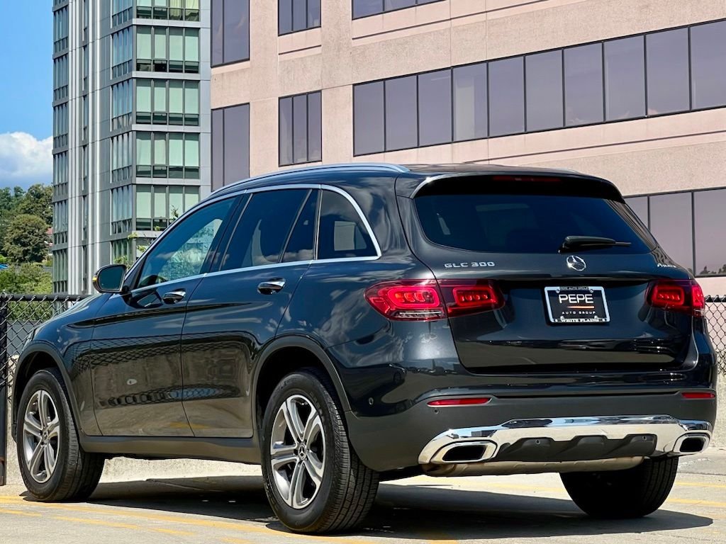 Certified Used 2022 Gray Mercedes-Benz GLC 300 image 5