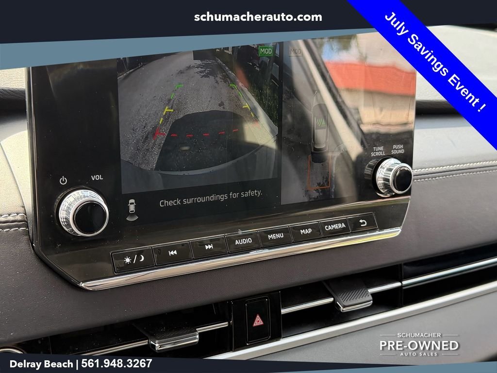 Used 2024  Mitsubishi  image 22