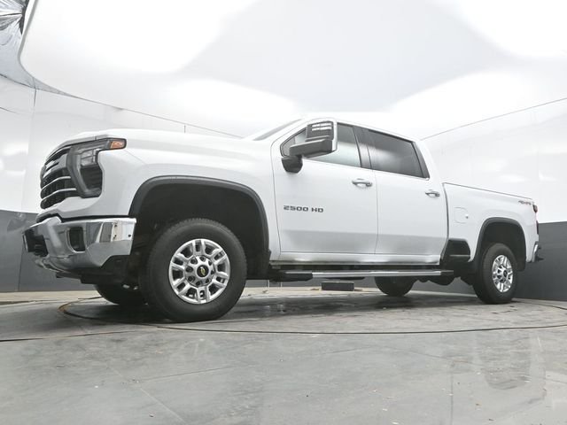 Used 2024 White Chevrolet LTZ image 27