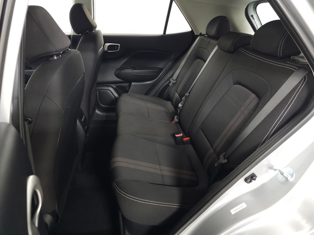 2025 Hyundai Venue SEL - Photo 28