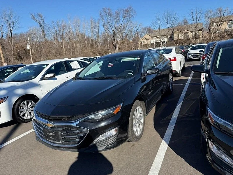 Used 2024 BLACK Chevrolet 4dr Sdn 1LT image 3