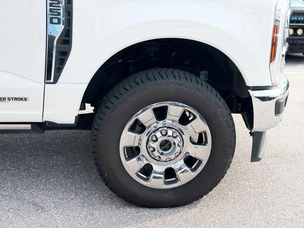 Used 2024 White Ford Lariat image 9