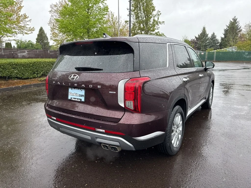Used 2024 Sierra Burgundy Hyundai SEL image 7