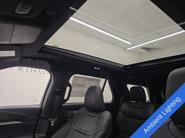 New 2026 Star White Metallic Tri-Coat Ford ST-Line image 25