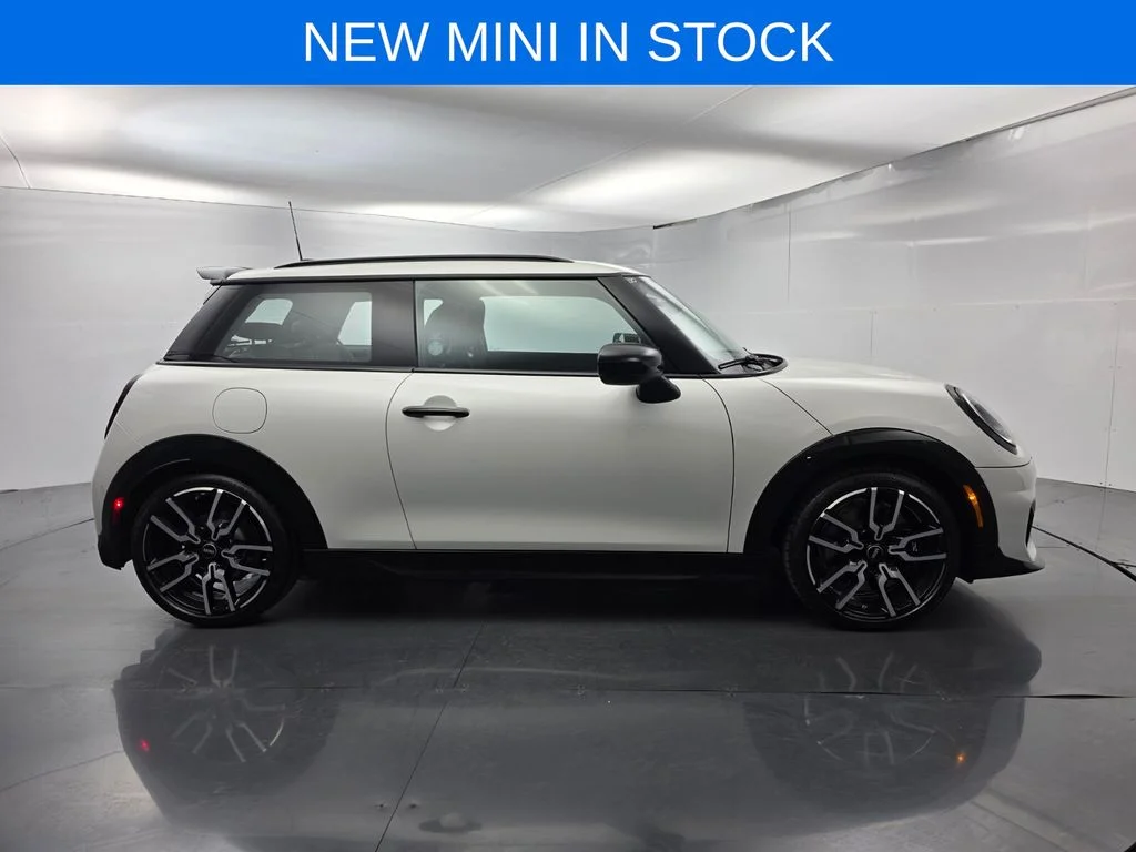 New 2026 White MINI Iconic image 3