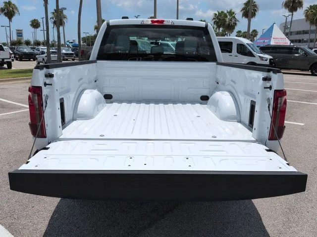 New 2026 Oxford White Ford XL image 13