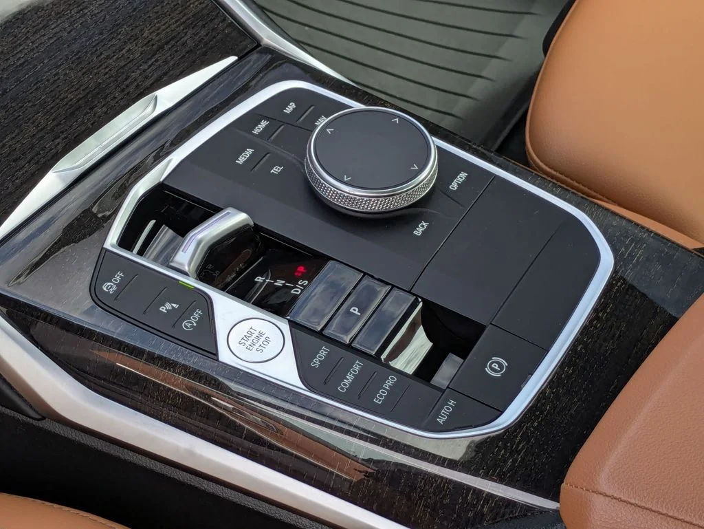 Used 2023 White BMW 330i image 19