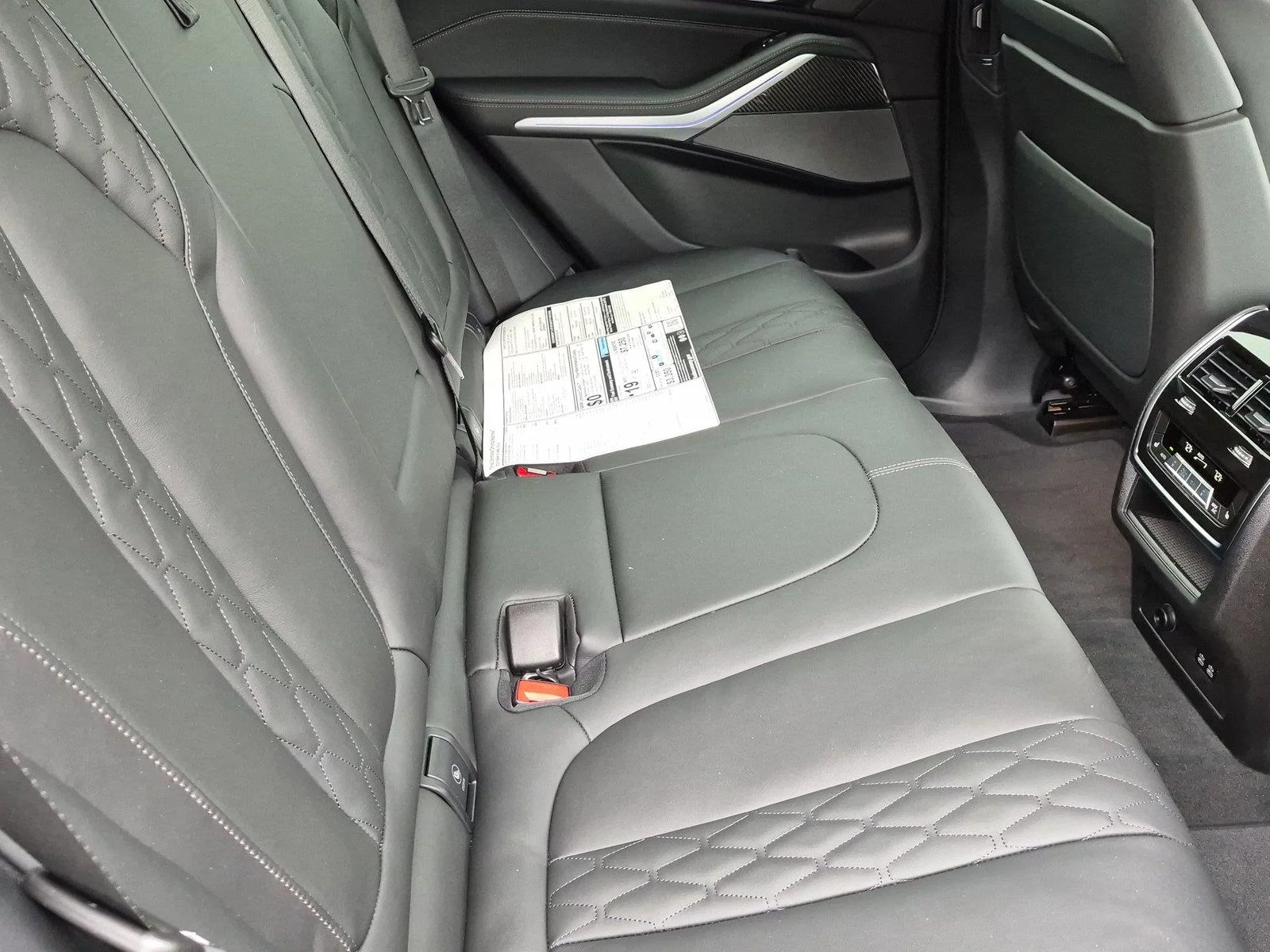 Used 2025 Ametrin Metallic BMW M60i image 34