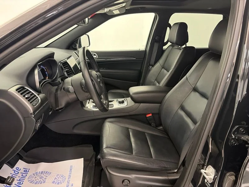Used 2022 Black Jeep Limited image 24