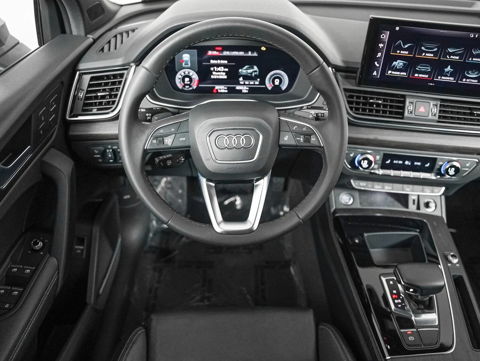 Used 2023 Daytona Gray Pearl Effect Audi S line Premium Plus image 11