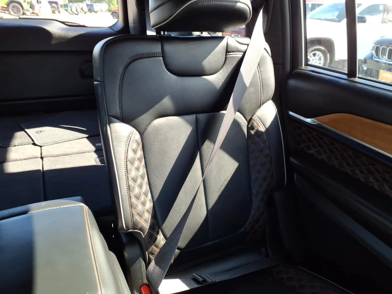 Certified Used 2023 Diamond Black Crystal Pearlcoat Jeep Summit Reserve image 20
