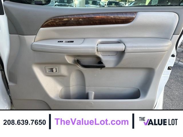 Used 2010 White Nissan Platinum image 12