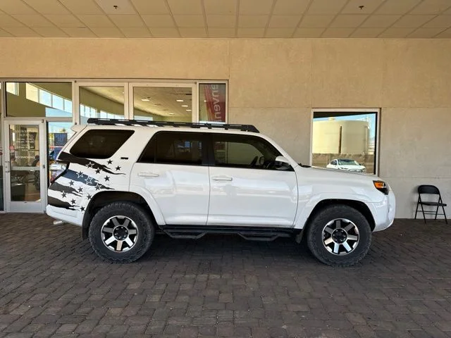2020 Toyota 4Runner SR5 - Photo 5