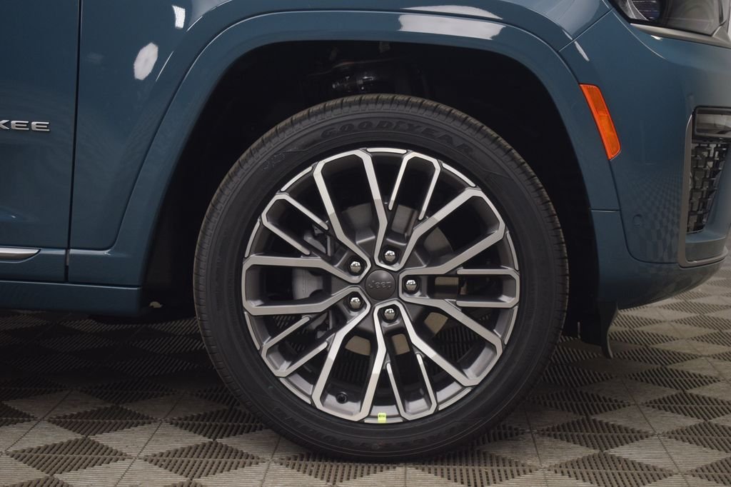 New 2026 Steel Blue Exterior Paint Jeep Summit image 6