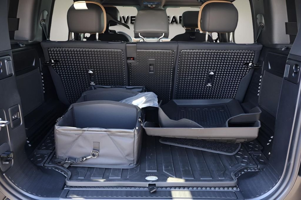 2026 Land Rover Defender X - Photo 17
