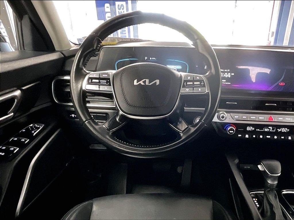 Used 2024 Black Kia LX image 17