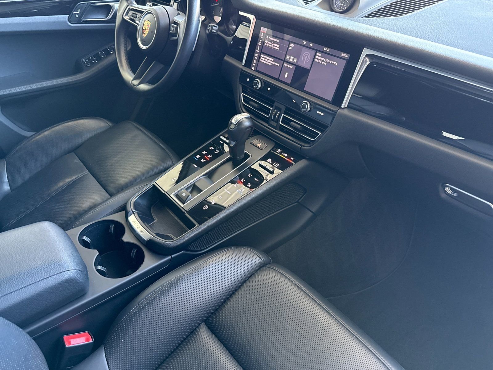 Used 2024  Porsche Base image 17