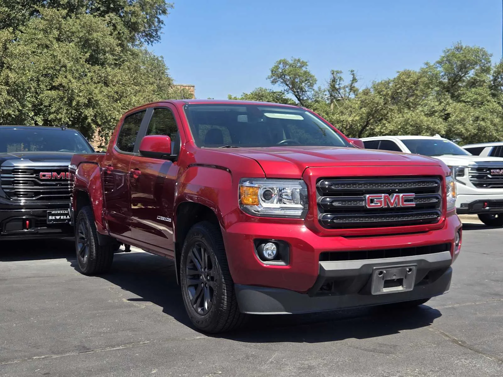 Used 2020 RED QUARTZ TINTCOAT GMC 4WD SLE image 3