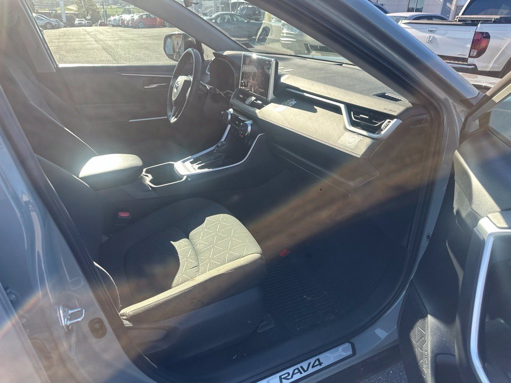 Used 2023  Toyota XLE image 12