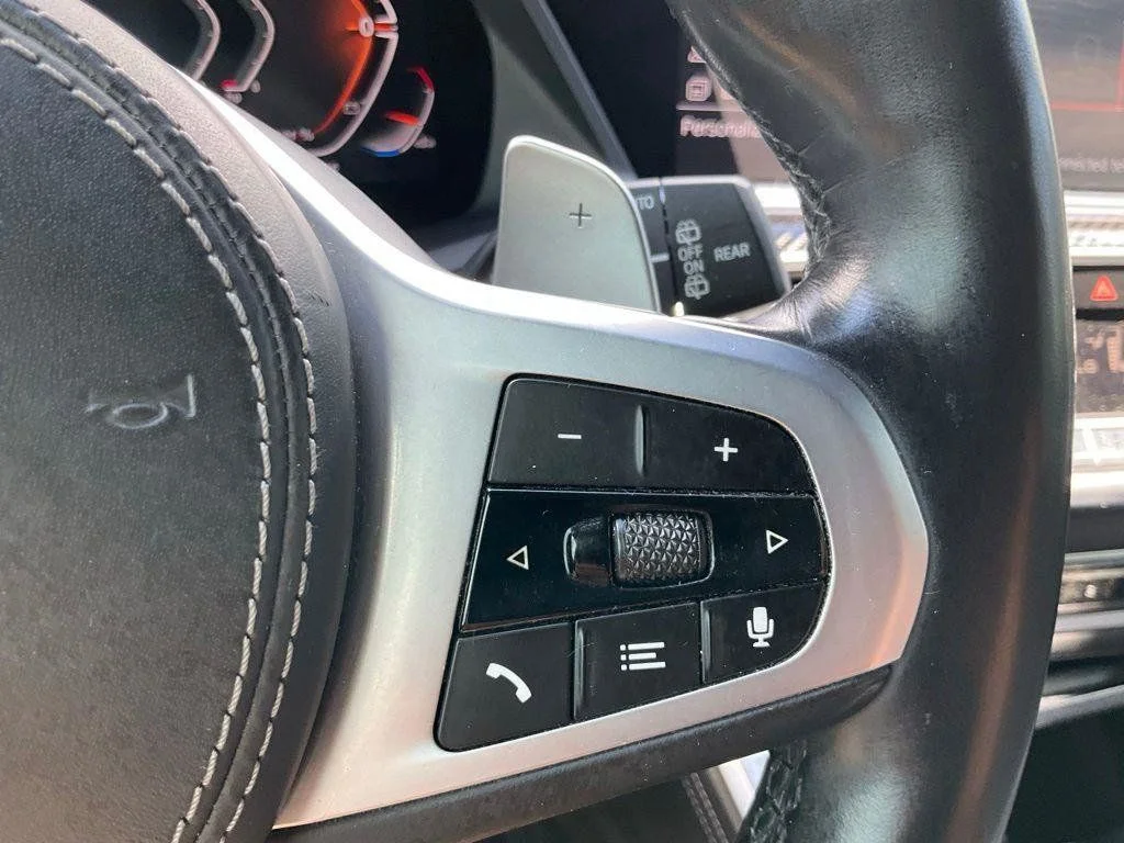 Used 2022 Black BMW xDrive40i image 5