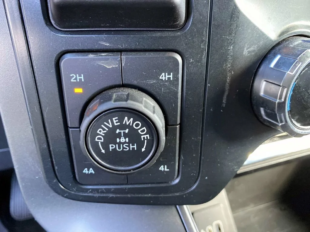 Used 2025 Black Metallic Ford Lariat image 20
