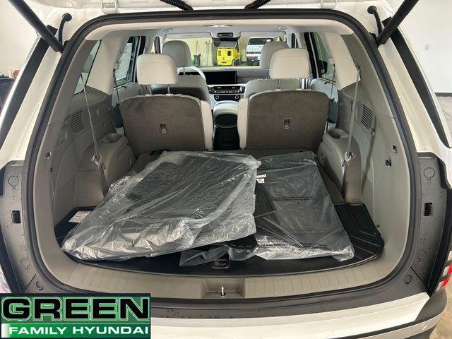 New 2027 White Hyundai SEL AWD image 23