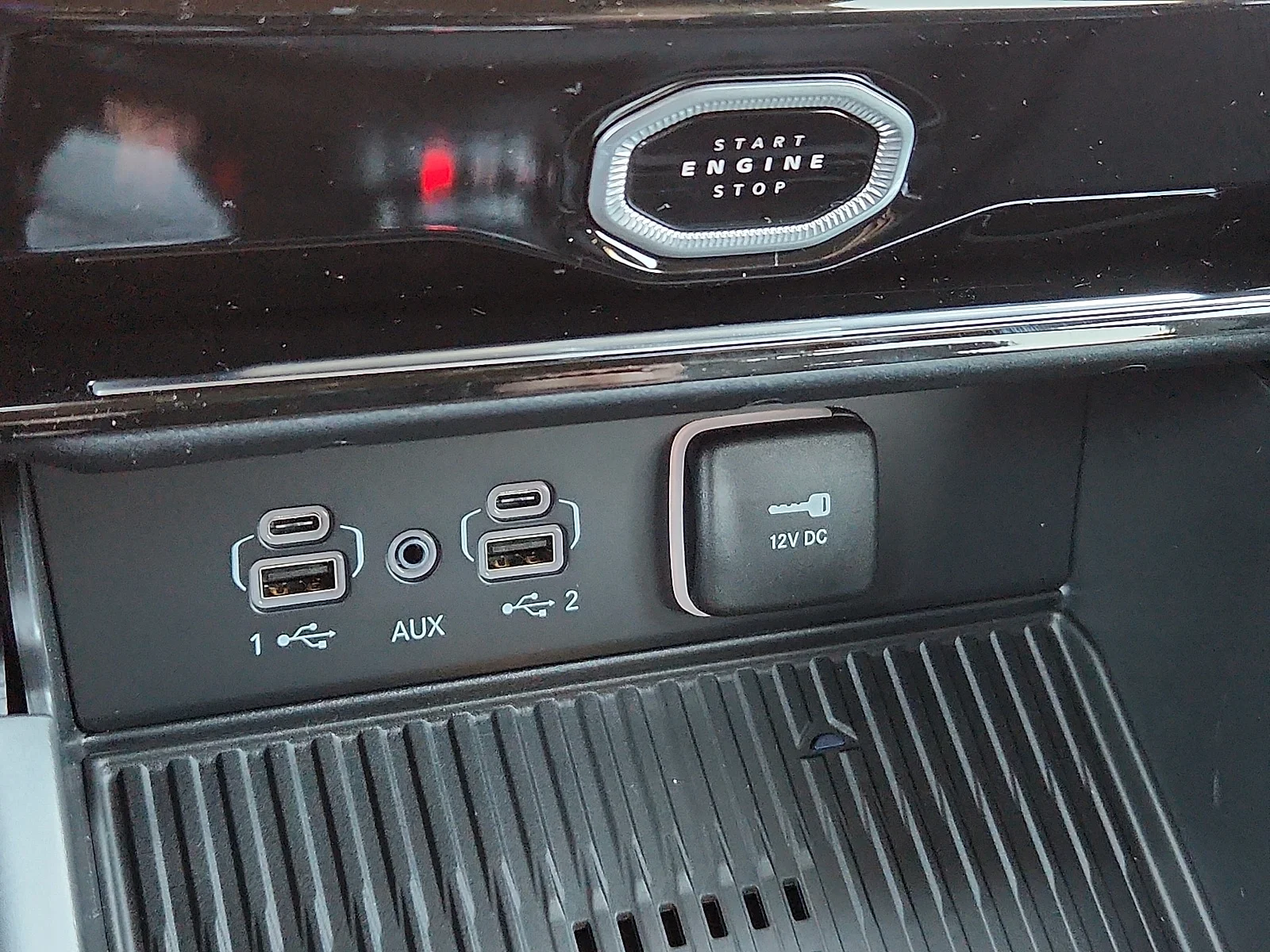 New 2027 High-Gloss Black Paint Jeep LAREDO ALTITUDE 4X4 image 16