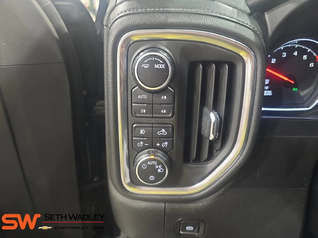 Used 2020 SHADOW GRAY METALLIC Chevrolet LT Trail Boss image 27