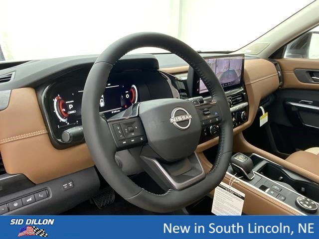 New 2026 Everest White Pearl Tricoat/Super Black Nissan Platinum image 9