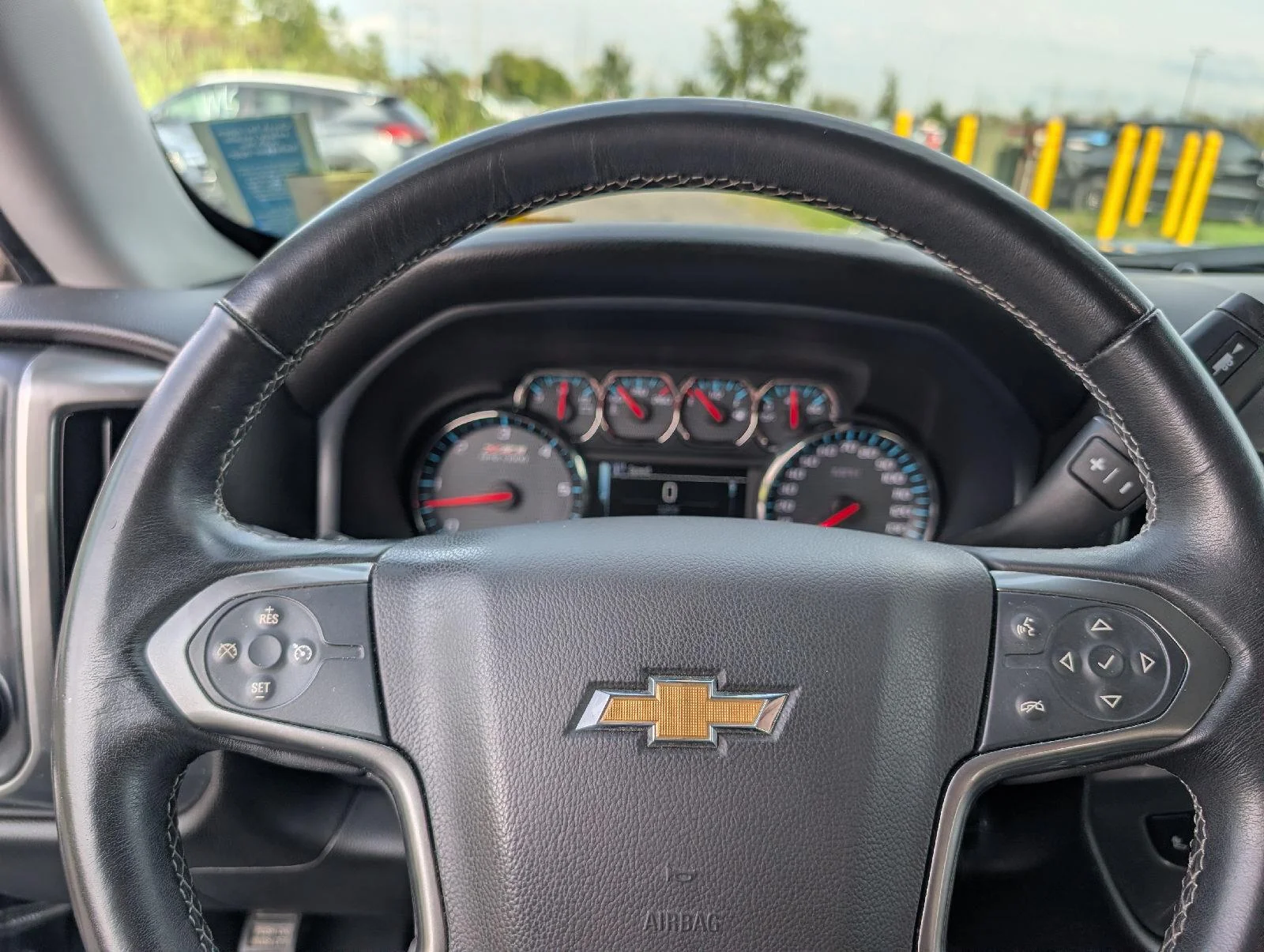 Used 2018 Deep Ocean Blue Metallic Chevrolet LT image 11