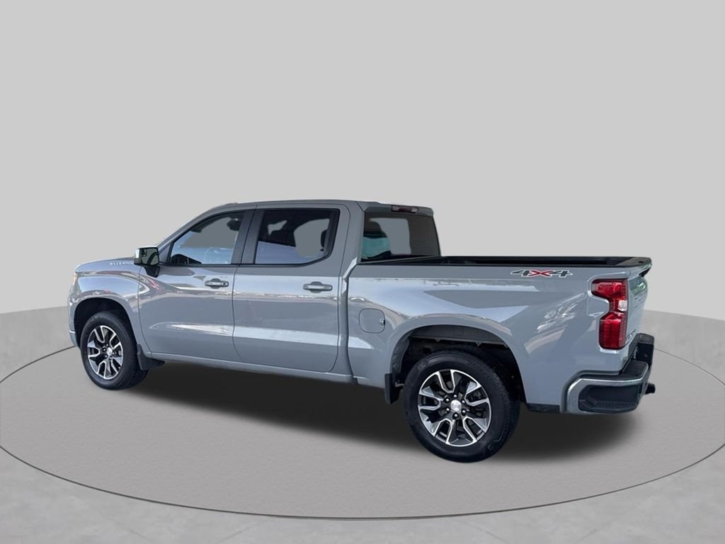Used 2024 Gray Chevrolet LT image 5