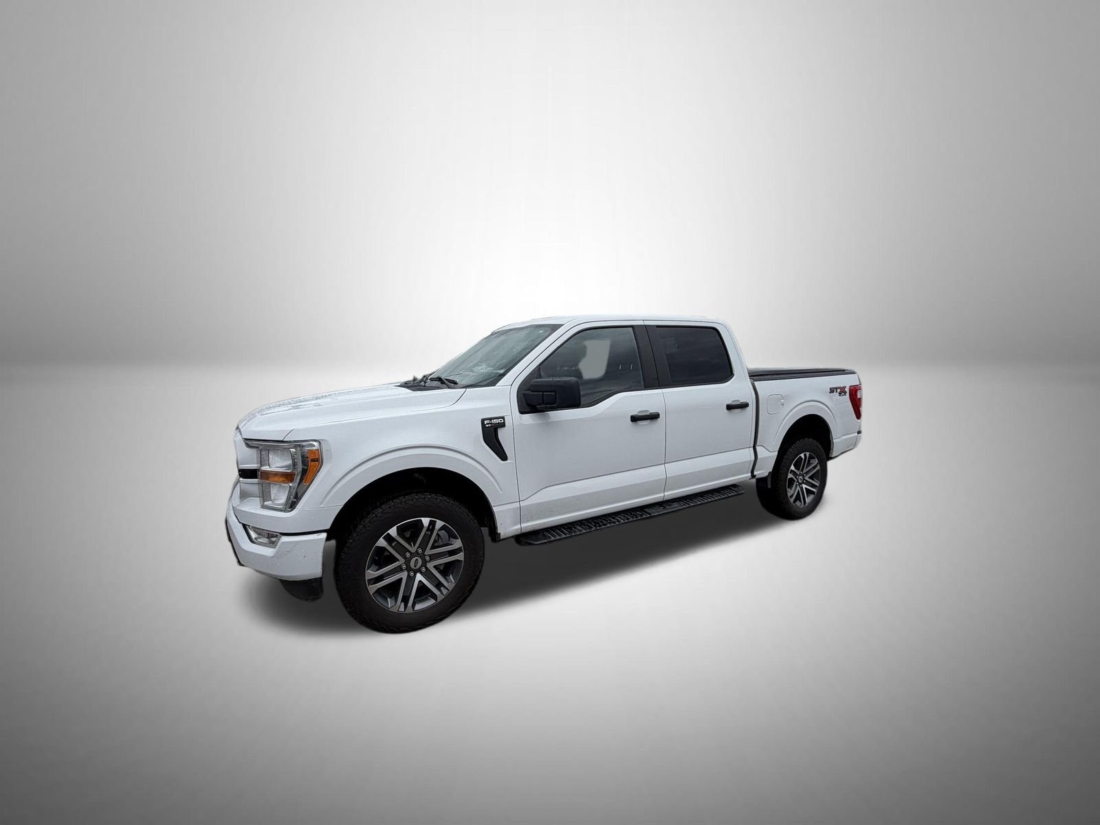 Used 2021 White Ford XL image 1