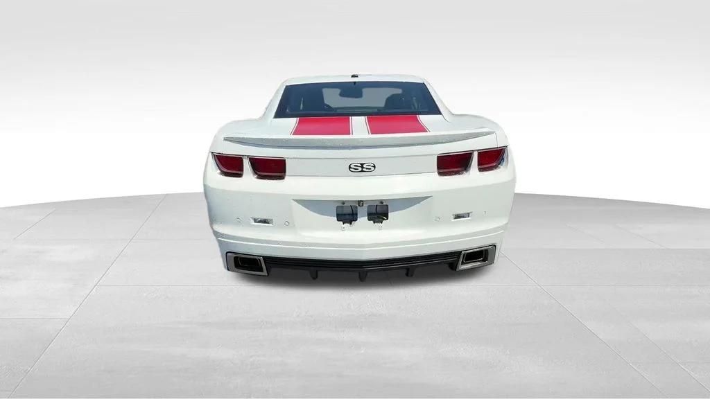 Used 2011 White Chevrolet SS image 4