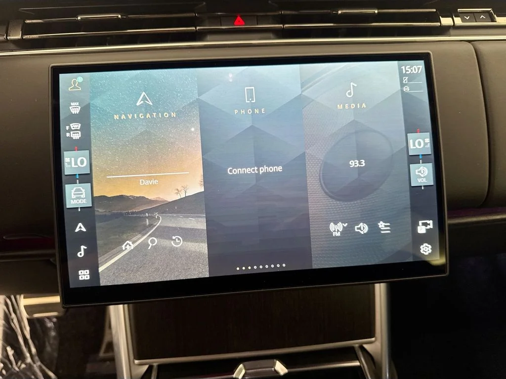 New 2026 Carpathian Grey Land Rover SE image 15