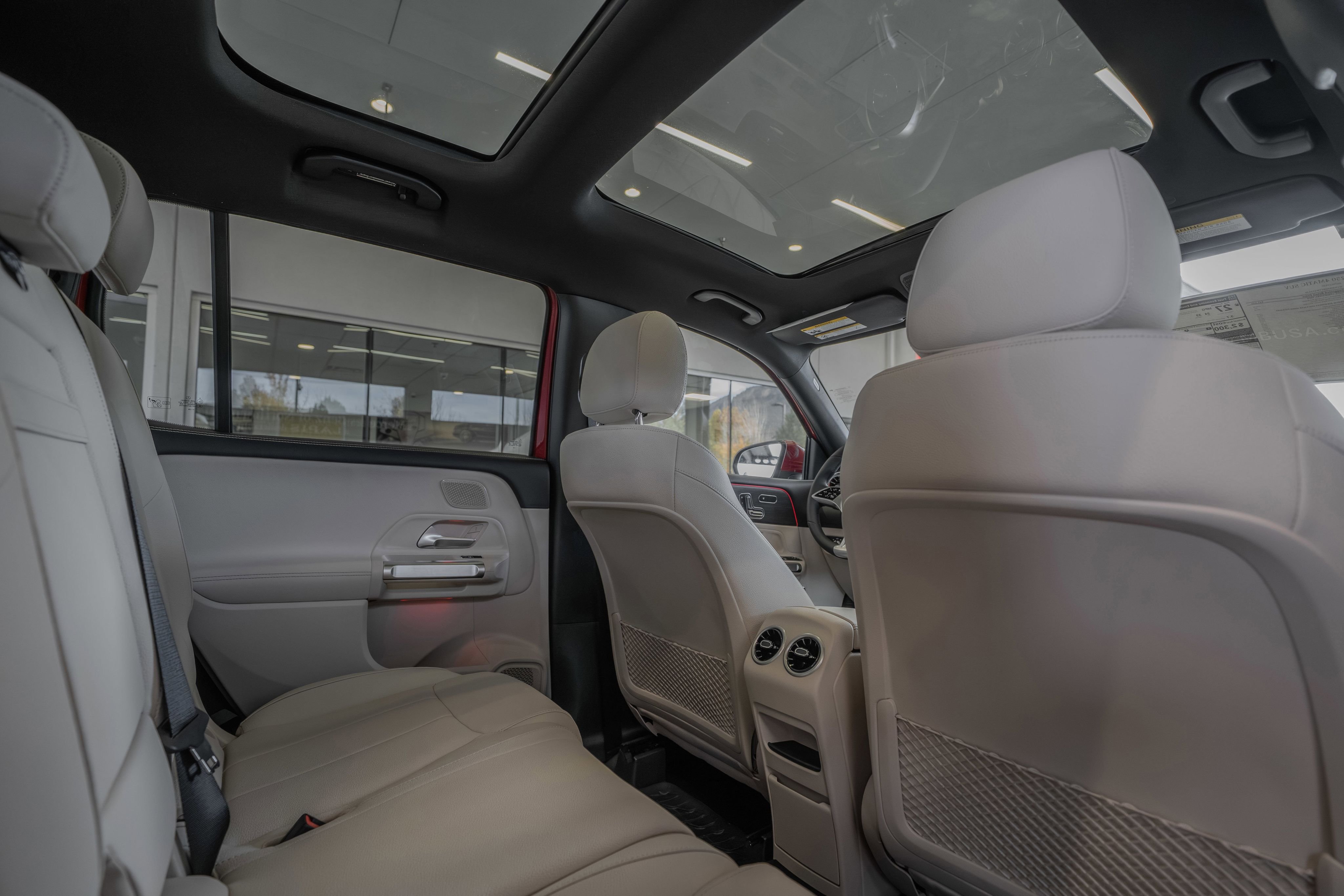 Used 2026 MANUFAKTUR Patagonia Red Metallic Mercedes-Benz GLB 250 image 28