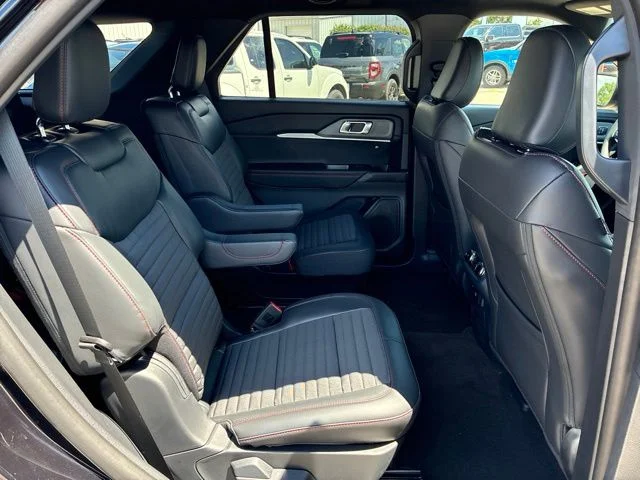 New 2026 Agate Black Metallic Ford ST-Line image 30