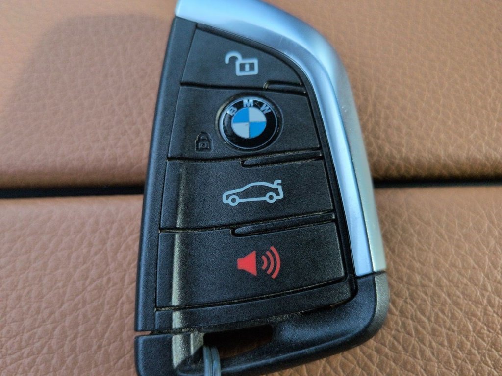 Used 2023 Black Sapphire Metallic BMW 540i xDrive image 31