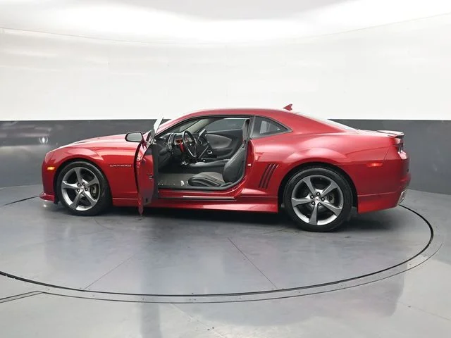 Used 2013 Red Chevrolet 2LT image 39