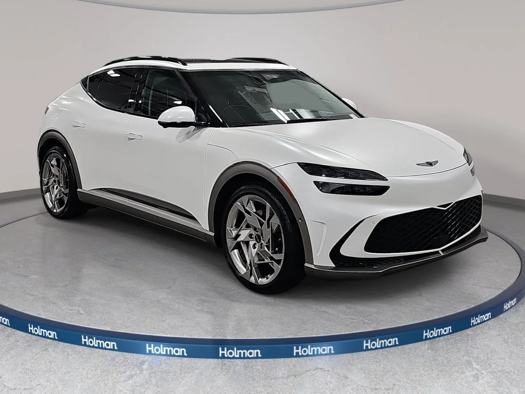Used 2024 White Genesis Performance image 4